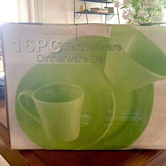 16 Piece Earthware - Picture 1 of 1